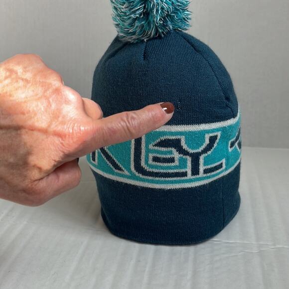 Oakley Logo Beanie Cap Regular Fit - Picture 3 of 7